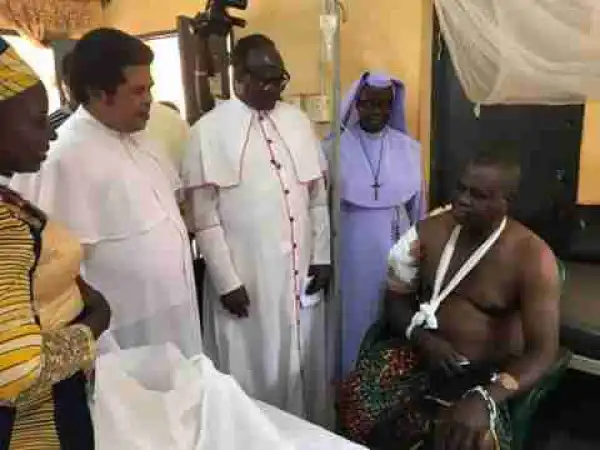 Ozubulu: Catholic Sets Up Committee, Visits Victims At Hospital, Give Each N50k (Pic)